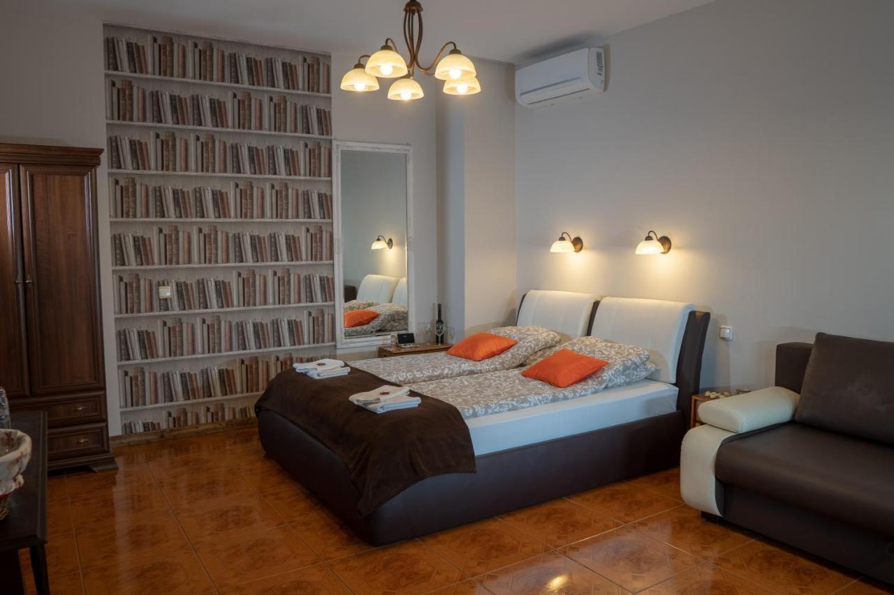 F57 - Franko Csaladi Panzio Bed & Breakfast Balatonlelle Luaran gambar