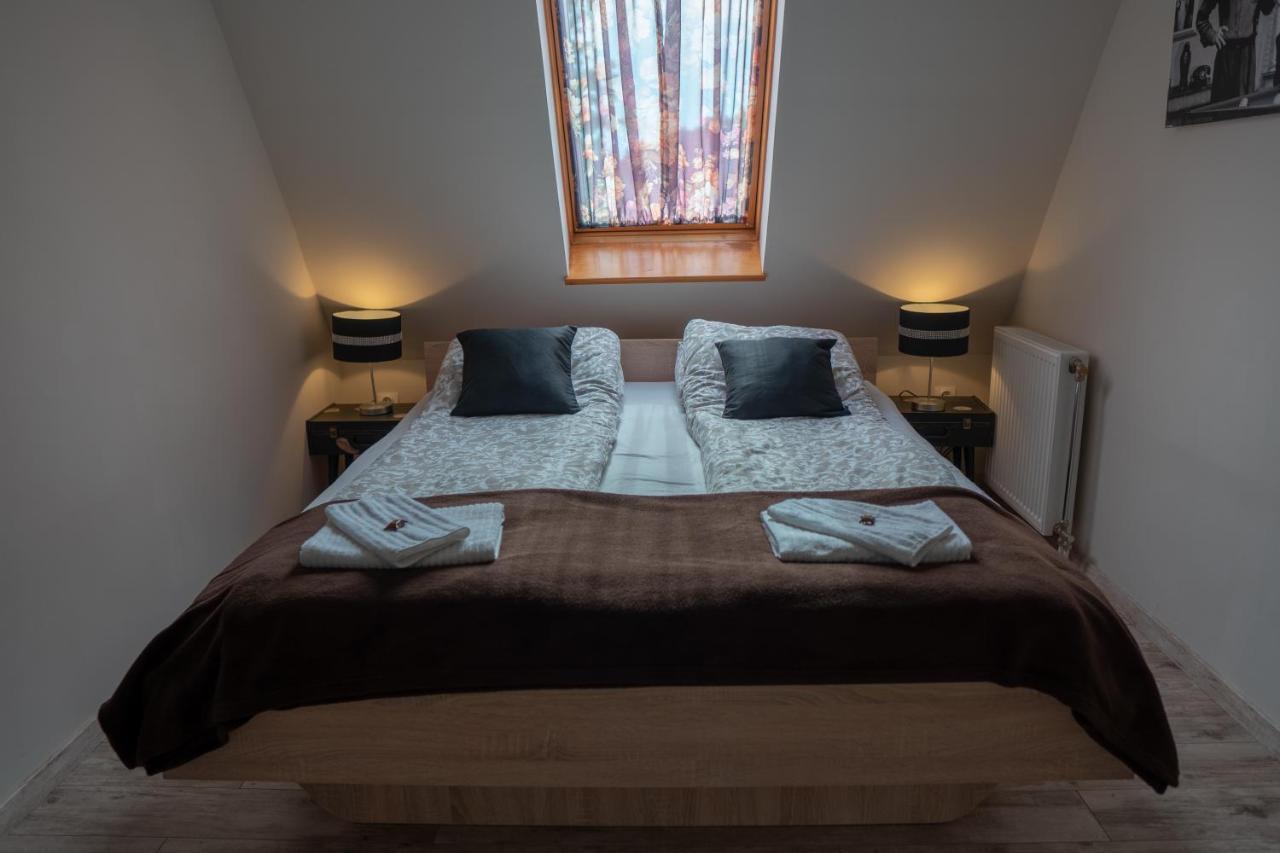 F57 - Franko Csaladi Panzio Bed & Breakfast Balatonlelle Luaran gambar