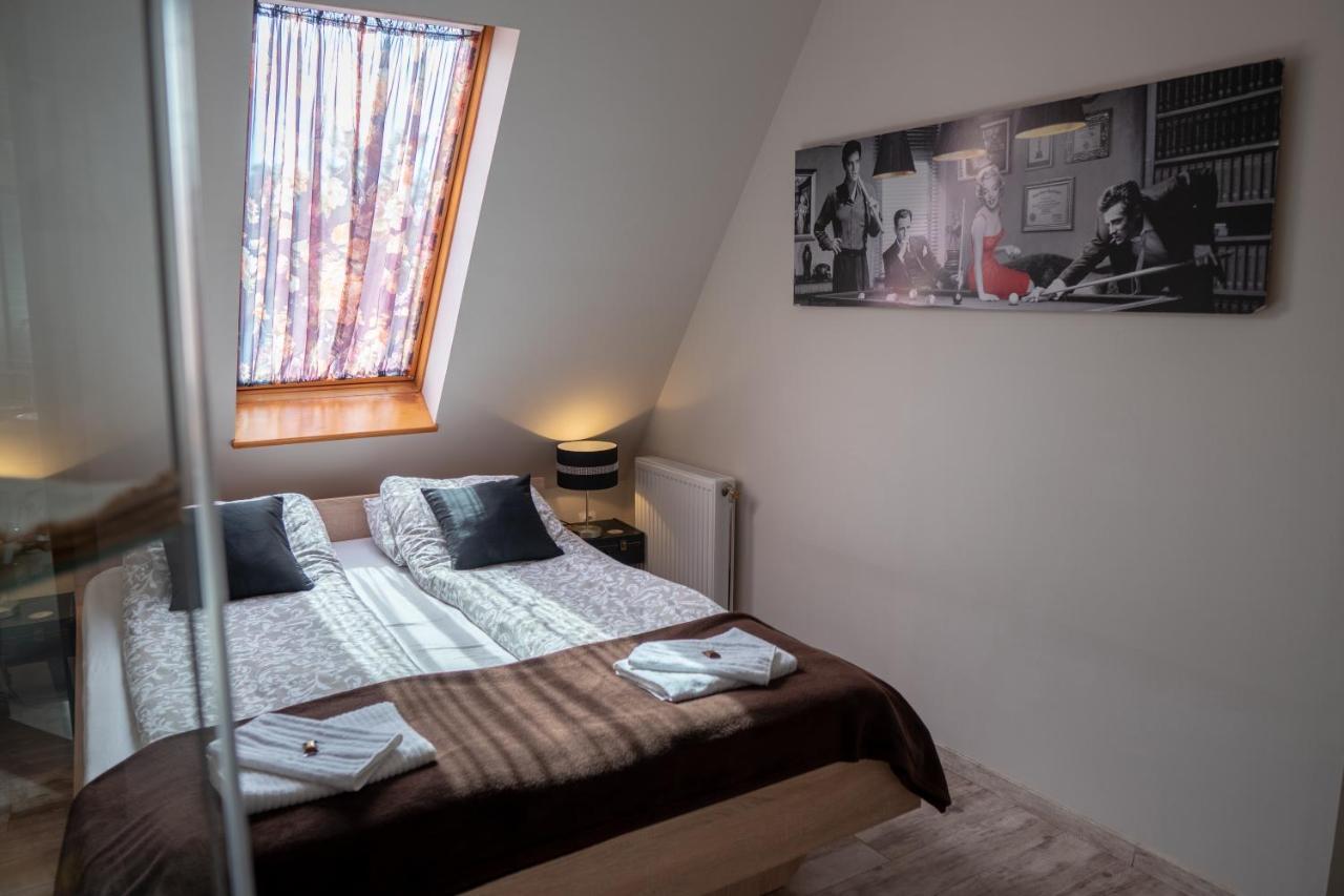 F57 - Franko Csaladi Panzio Bed & Breakfast Balatonlelle Luaran gambar