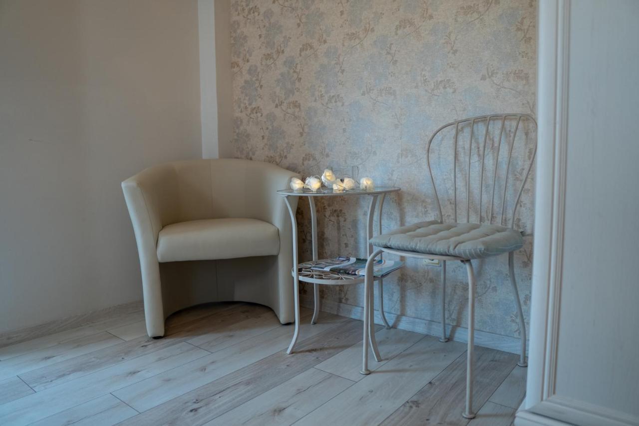 F57 - Franko Csaladi Panzio Bed & Breakfast Balatonlelle Luaran gambar