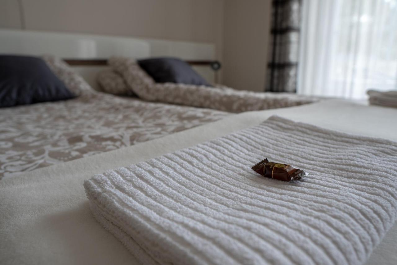 F57 - Franko Csaladi Panzio Bed & Breakfast Balatonlelle Luaran gambar
