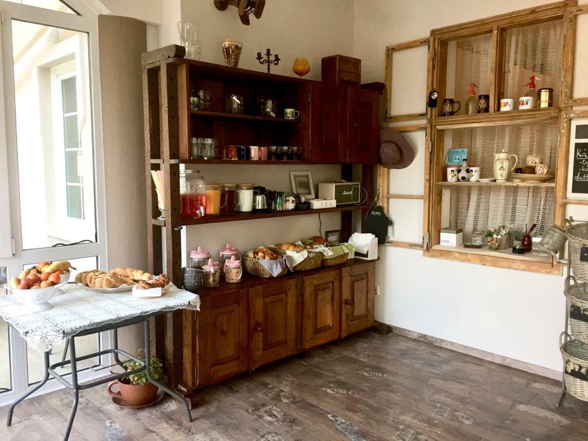 F57 - Franko Csaladi Panzio Bed & Breakfast Balatonlelle Luaran gambar